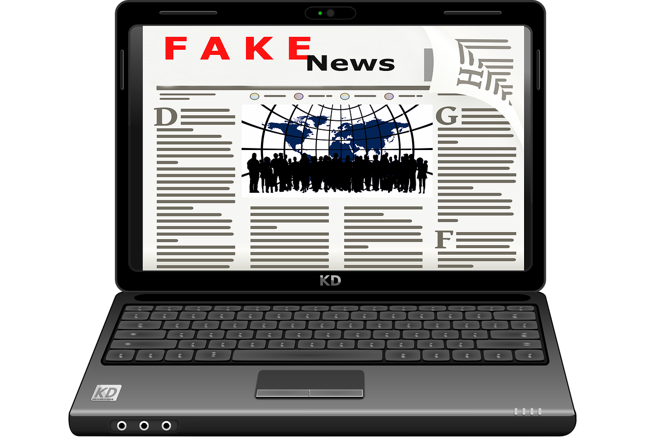 A política vítima e agente de fake news