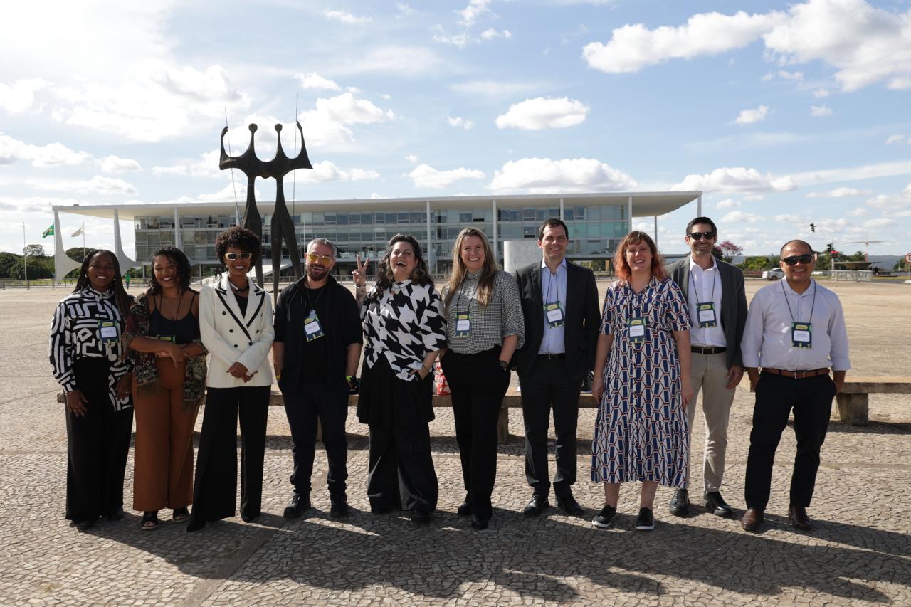 Diálogos com o Poder leva dez influenciadores para imersão cívica em Brasília